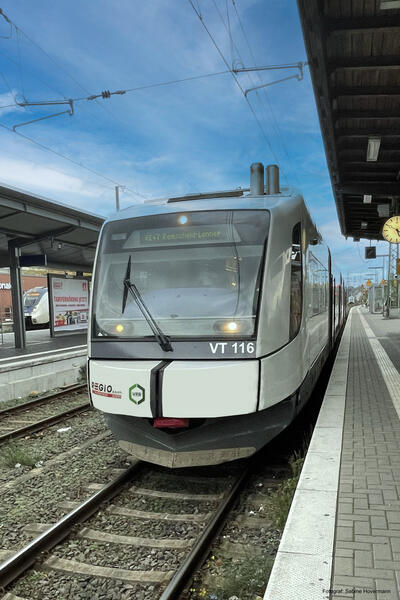 re-47-duessel-wupper-express-in-solingen-hbf.jpg